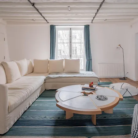Veeve - A Symphony In Serenity Parigi